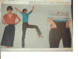 2442 VOGUE CALVIN  KLEIN TIGHT JEANS, SLIM STRAIGHT SKIRT PATTERN 8, 10, 12  or 16  choice
